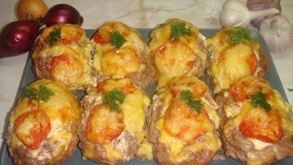 Украсьте праздничный стол отличным блюдом. Ароматное и румяное, оно вызовет восторг у всех гостей! ...