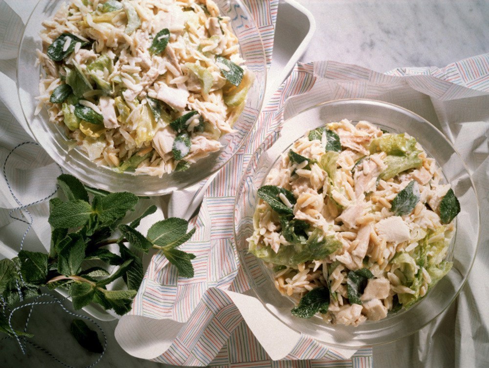 Куриный салатик на ужин: просто и со вкусом! На 100 гр - 100.99 ккал белки - 13.76 жиры - 4.22 ...