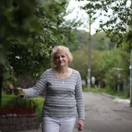 Галина, 67, Днепропетровск