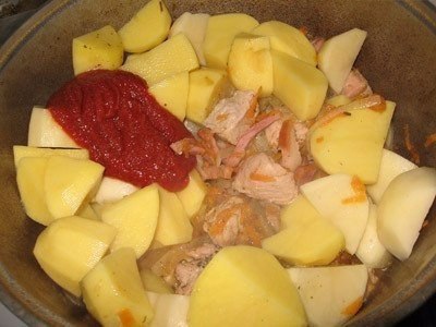 Жаркое по-Уральски.Очень вкусно и очень сытно! Ингредиенты:300 гр. грудинка копчёная600 гр. свинина1 ... - 6