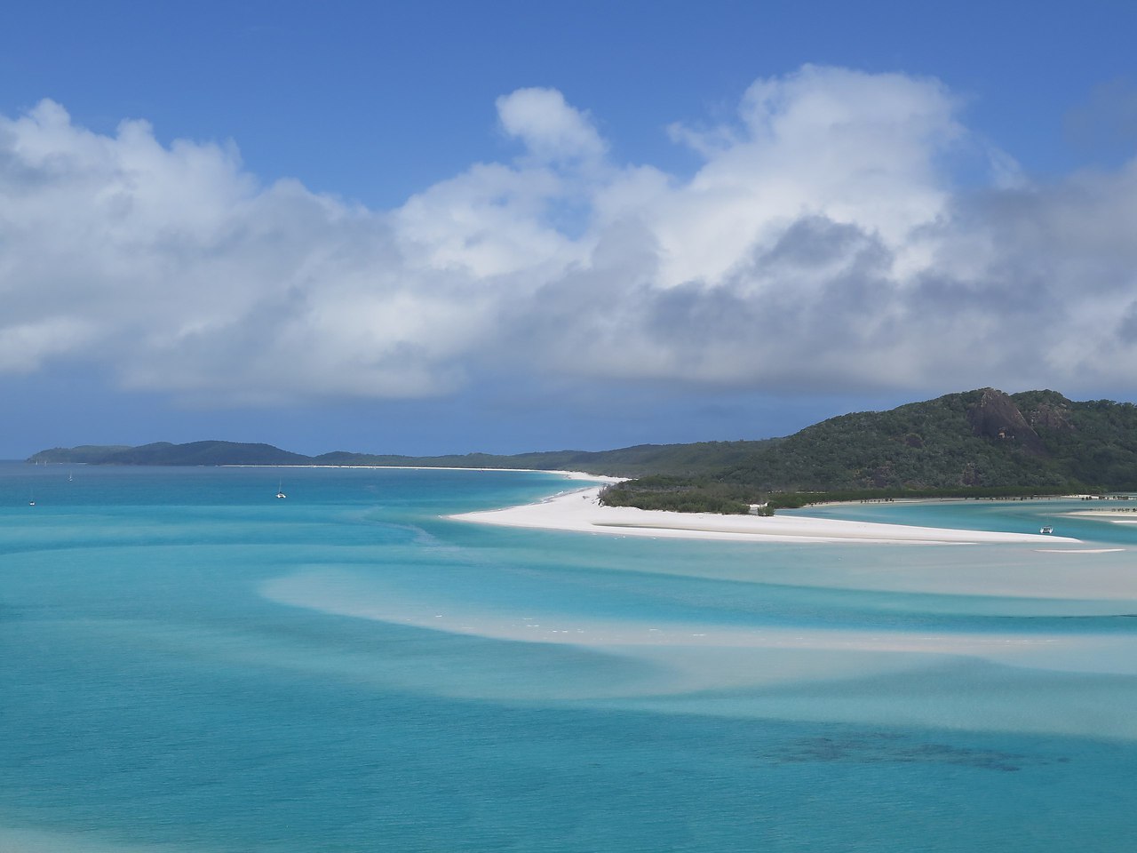.  Whiteheaven Beach.    . 7      ... - 4