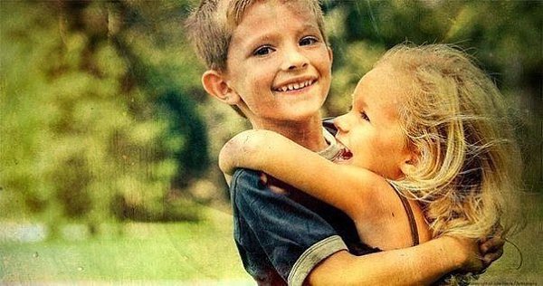 БРАТ И СЕСТРА.Мы с тобой сестра и брат:Нашей мамы две кровинки.Как в народе говорят:Две родные ...