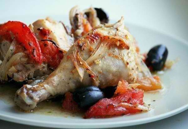 Курица по-провански. Получается яркая ароматная курица в совершенно божественном соусе. При минимуме ...