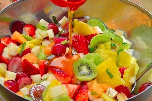 Фруктовый салат.Ингредиенты:Груша 2 шт;Ананас 1/2 шт;Виноград 300 г;Клубника 300 г;Киви 4 шт;Дыня ... - 2