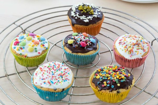 ТОП-5 простых вкусняшек.Печенье «Радуга» Ингредиенты:Мука — 300 г Сода — ч. л. Сливочное масло — 150 ... - 4