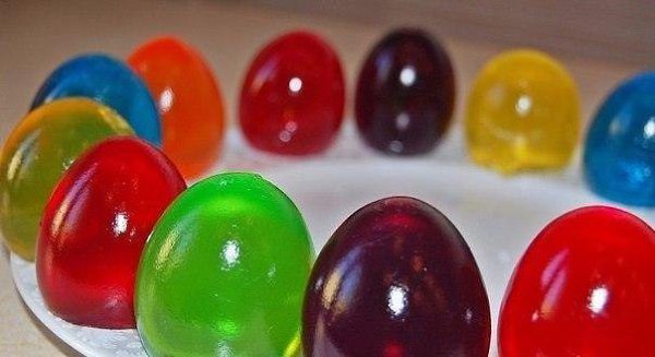 ПАСХАЛЬНЫЕ ЯЙЦА ЖЕЛЕ. ИНГРЕДИЕНТЫ: яйца, сухое желе чашка для яйца. ПРИГОТОВЛЕНИЕ: 1.Сделайте ... - 4