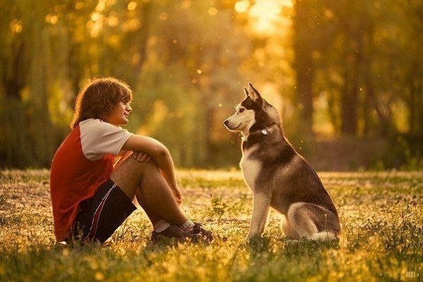 Цените тех, которые умеют видеть в Вас три вещи: печаль, скрывающуюся за улыбкой, любовь, ...