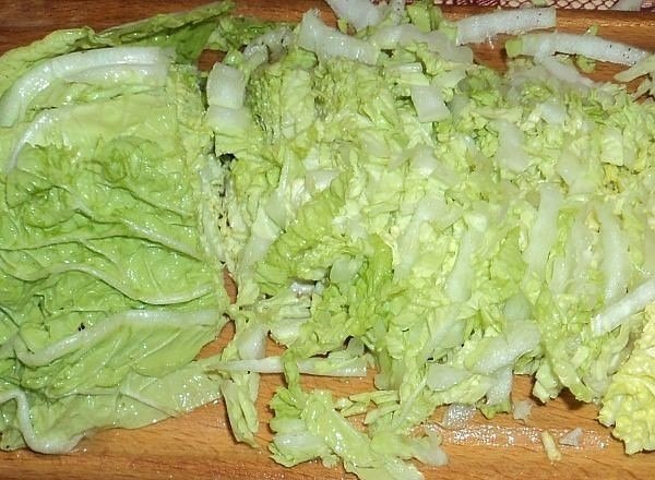 Салат с пекинской капустой и крабовыми палочками.Пекинскую капусту я открыла для себя совсем ... - 5