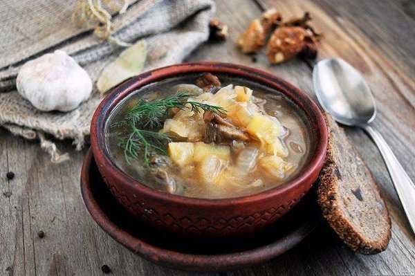 Топ-9 Вкуснейших горячих первых блюд. 1 Куриный суп с сырными рулетиками 2 Суп с куриными сердечками ... - 4