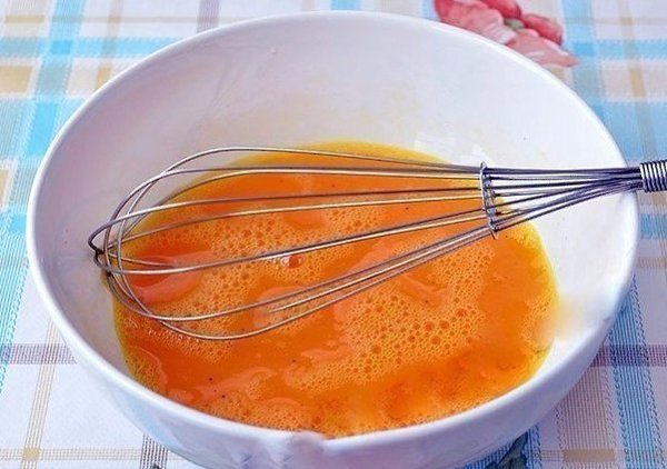 СОСИСКИ С КАРТОФЕЛЬНЫМ ПЮРЕ В ВАФЛЯХ.На вкус - просто бомба :)ИНГРЕДИЕНТЫ: 1 упаковка вафель для ... - 6