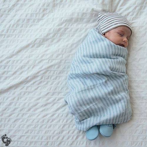 Бывает прижмешься к этому маленькому мирно сопящему созданию, слышишь сердцебиение и чувствуешь этот ...