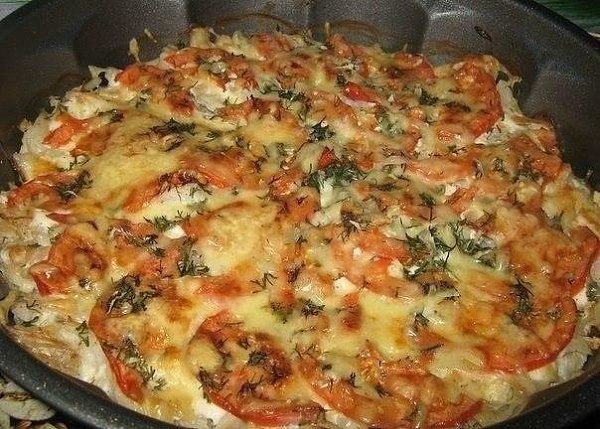 Рыба запечённая с помидорами и сыром.Ингредиенты:-филе не жирной рыбы (у меня треска) 600-700 ...