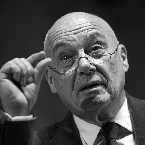 В 1977 году меня впервые выпустили за рубеж, в Венгрию. Помню, был чудный солнечный день, я гулял ...