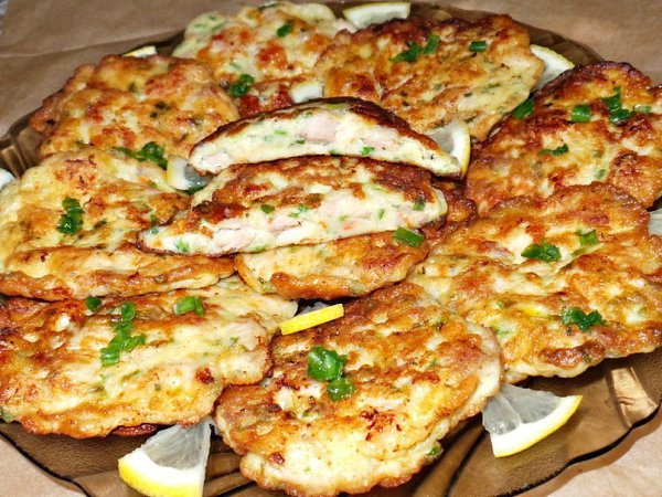 Куриные котлетки по-французски.Они настолько вкусные,нежные и сочные,что просто тают во рту.А если ... - 3