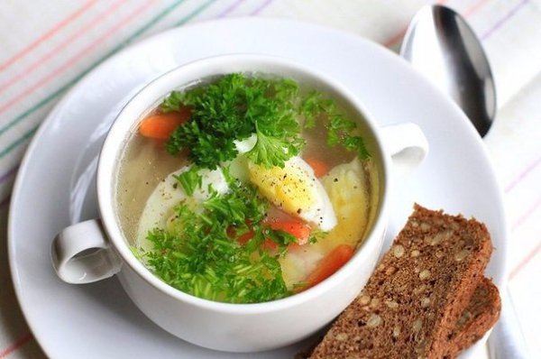 Топ-9 Вкуснейших горячих первых блюд. 1 Куриный суп с сырными рулетиками 2 Суп с куриными сердечками ... - 6