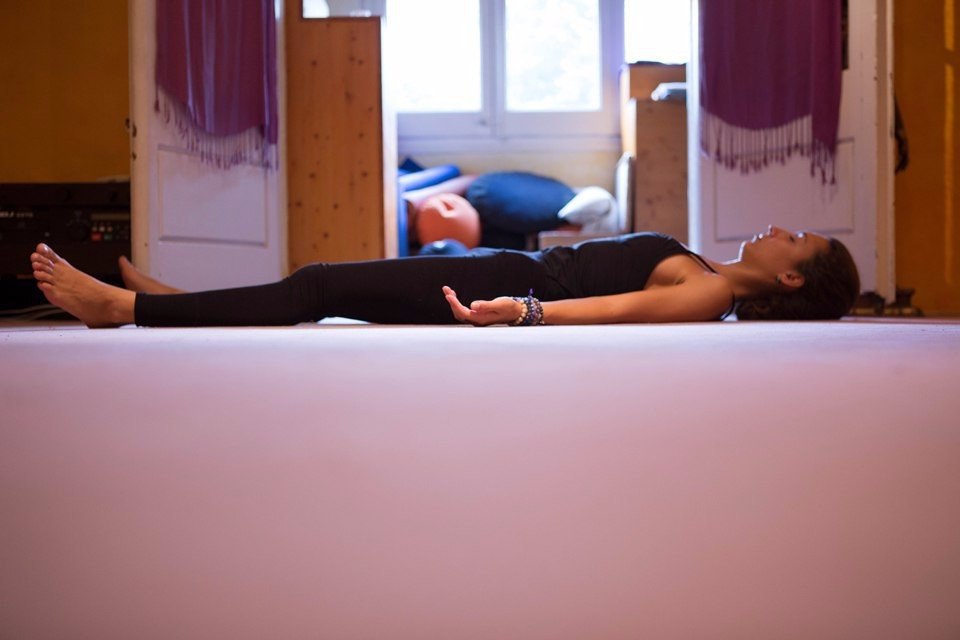 Комплекс йоги для улучшения самочувствия и активации энергии. Комплекс асан от Яны Селицкой, которые ... - 9