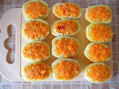 СЕЛЁДКА ПОД ШУБОЙ В КАРТОФЕЛЬНЫХ ЛОДОЧКАХ.Оригинальная вариация классического рецепта Ингредиенты: 1 ... - 5