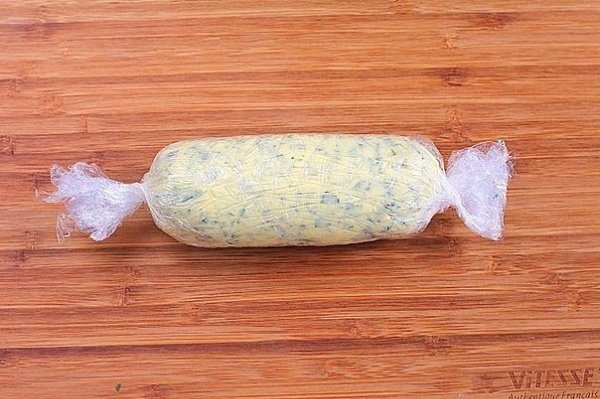 Котлеты по-киевски.Ингредиенты:- 4 шт. филе куриное - 2 шт. яйца куриные - 100 г масло сливочное - ... - 3