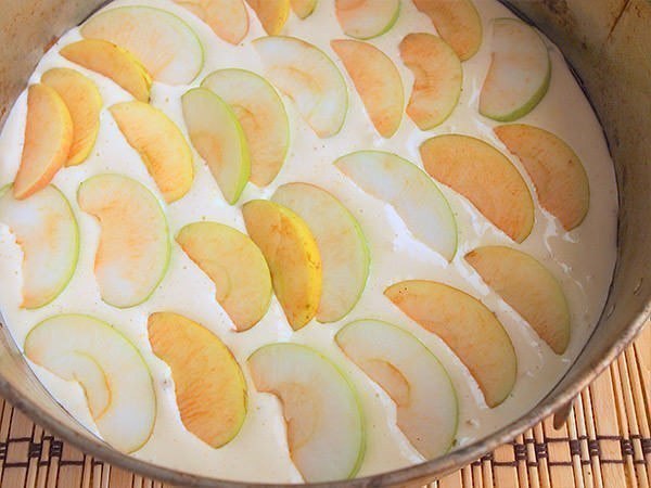 Бисквитный пирог с яблоками.Этот легкий в приготовлении и очень ароматный и аппетитный пирог сможет ... - 6