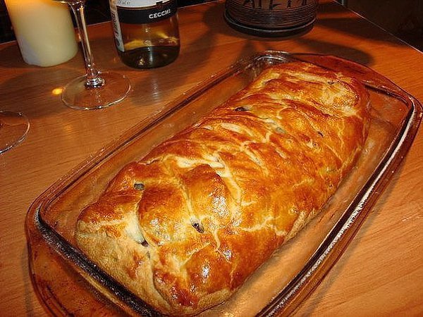 Быстрый мясной пирог с.грибами Ингредиенты: Тесто слоённое дрожжевое Фарш грамм 300-400. Лук 2-3 ... - 4