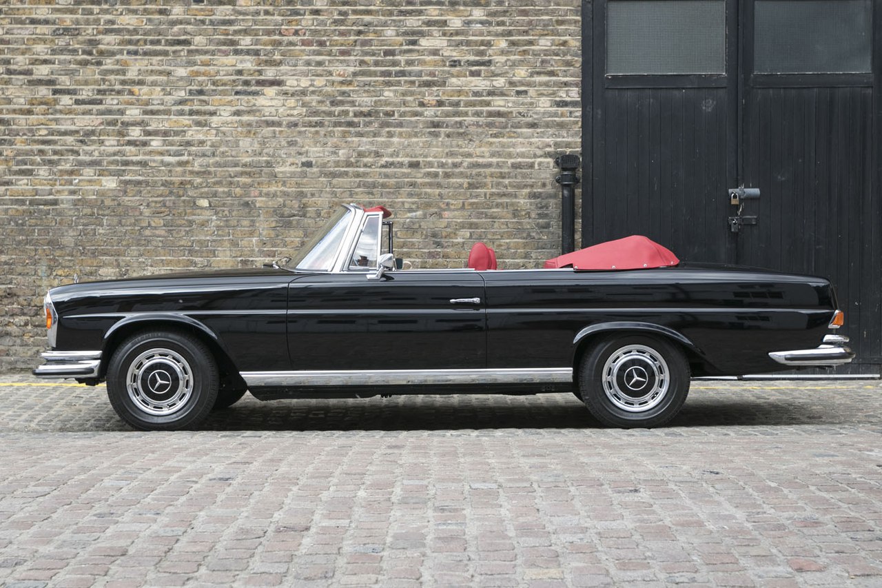 Mercedes Benz w111 Cabrio 280se