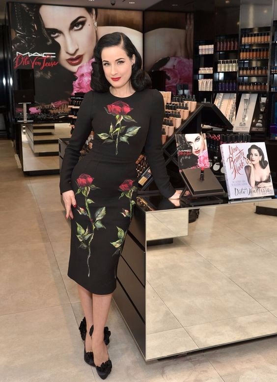 Celebrity style: Dita Von Teese - 2