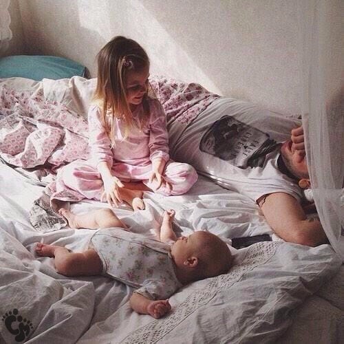 Не знаю как у Вас! А у меня всё замечательно! .Денег, а денег всегда не хватает, особняка не имею, ...