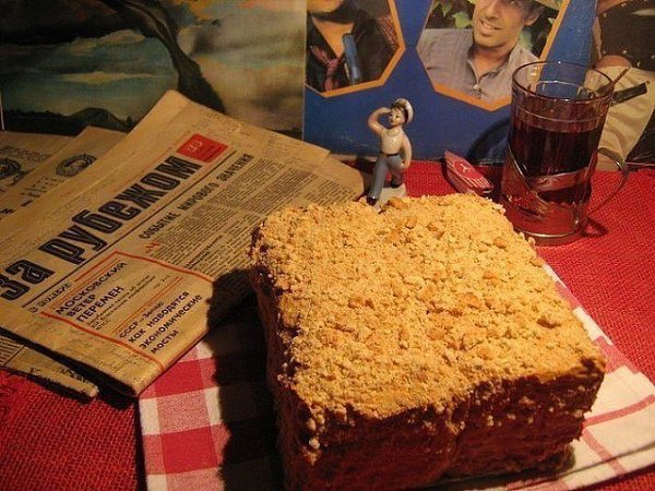 Торт из печенья без выпечки.Ингредиенты: -Печенье «Юбилейное» (или подобное) - 1 кг; -Сгущенное ... - 5
