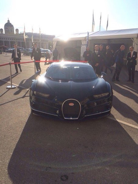 : Bugatti Chiron - 4