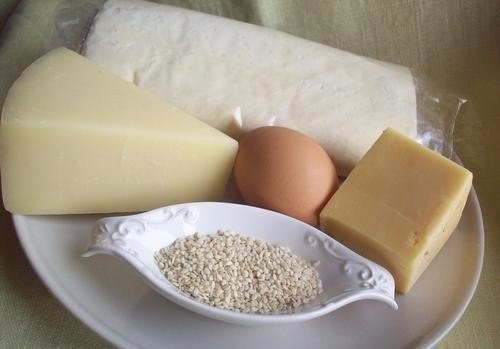 Слоеный пирог с сыром.Этот слоеный пирог с сыром выглядит очень необычно, а потому его вид не только ... - 2