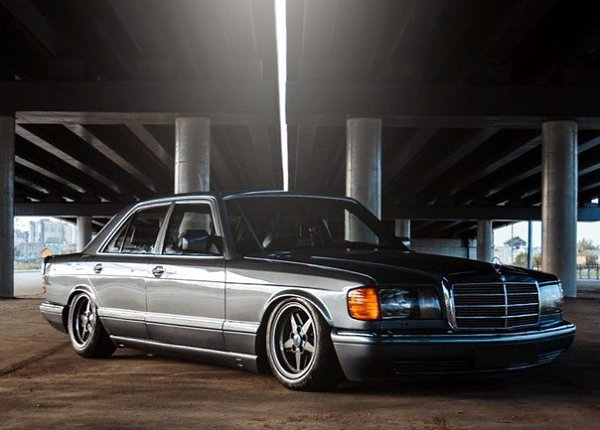 Mercedes-Benz W126