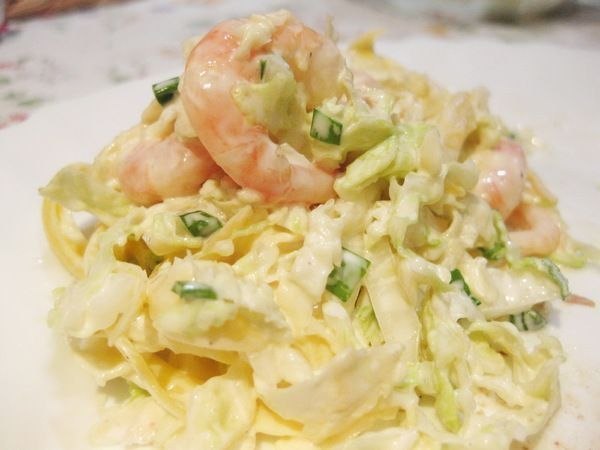10 салатов с СЫРОМ! 1. Салат овощной с сыром и ветчиной Ингредиенты Салатные листья 1пучок. Морковь ... - 10