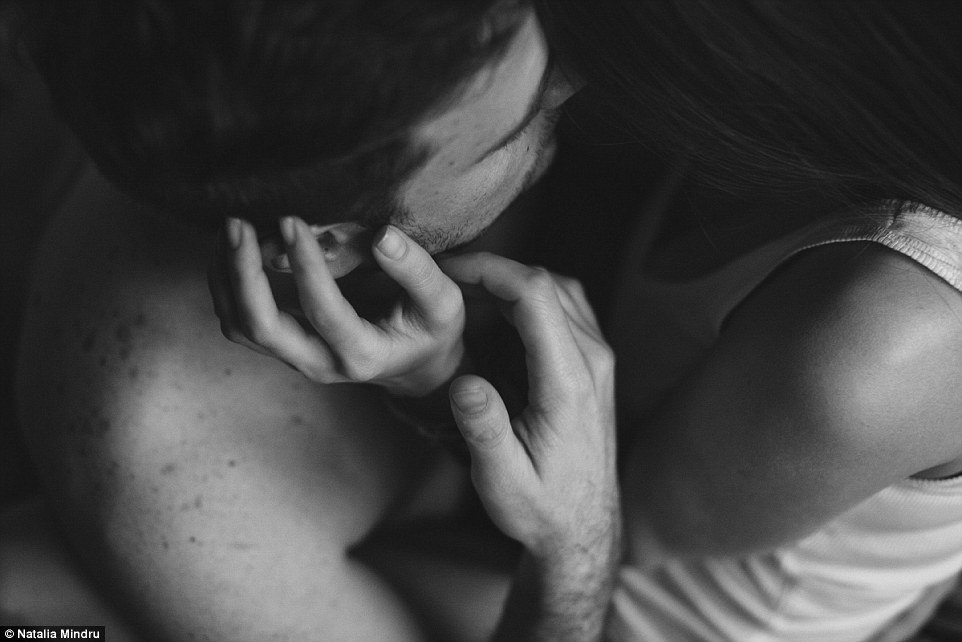 Я не буду тебе врать, что до конца разлюбил ее. Знаешь, у мужчин так принято: если мы расстаемся с ...