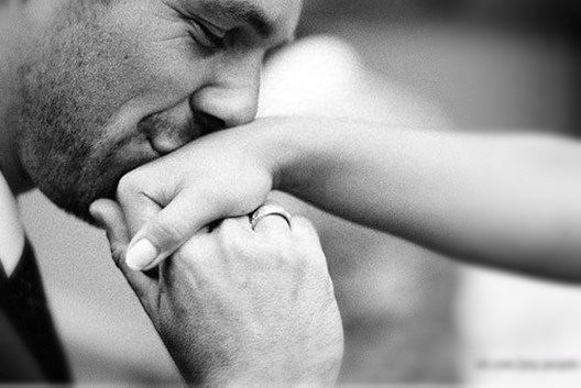 Каждая женщина — это цветок. Как за ней ухаживаешь, так она и цветет.