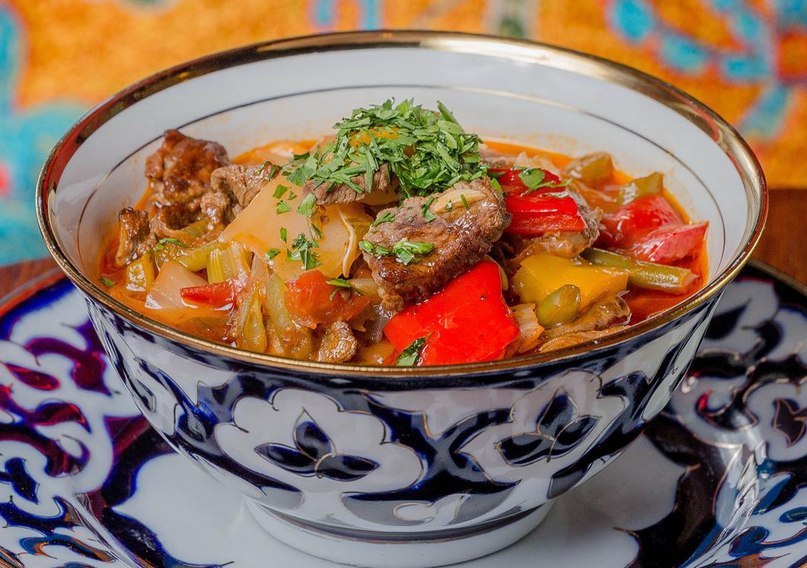 Лагман по домашнему. Ингредиенты: 300 гр. филе любого мяса; 1 пачка спагетти; 3 картофелины; 3 ...
