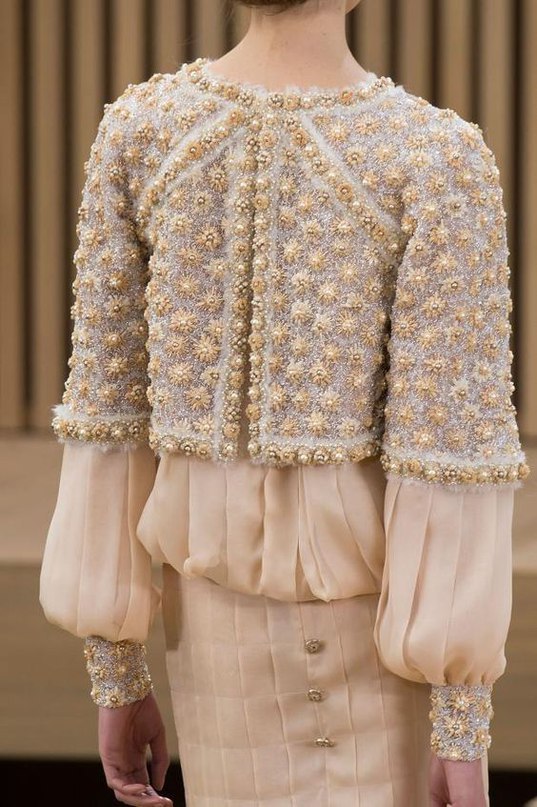 Chanel couture. - 4