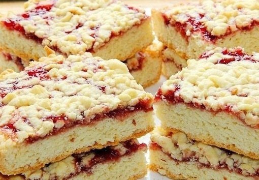 Тертый пирог к чаю - просто и вкусно! Ингредиенты: Варенье 250 г маргарина или сливочного масла ...