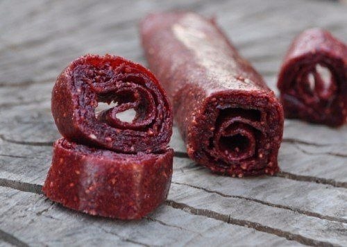 Пастила.Ингредиенты:Яблоки — 5 шт.Сахар — 170 гЯичный белок — 1 шт.Сахарная пудра — по ...