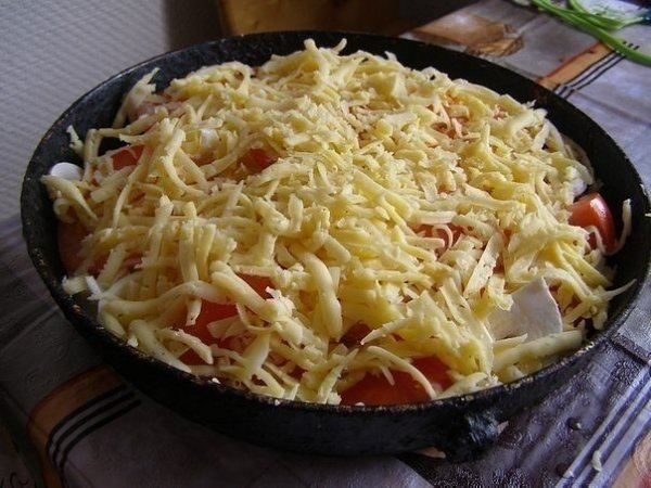 Овощная запеканка.Ингредиенты:Картофель — 6 шт.Лук репчатый — 2 шт.Грибы белые — 100 гПомидоры — 2 ... - 5