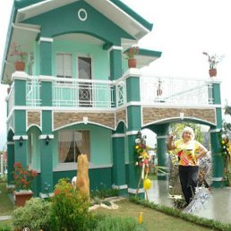 � - �������. � ������ ������� �������,
�� ��� ���� - �������� � ����,
� - �������. � - �� ������� �������,
������� ������ �� �������.