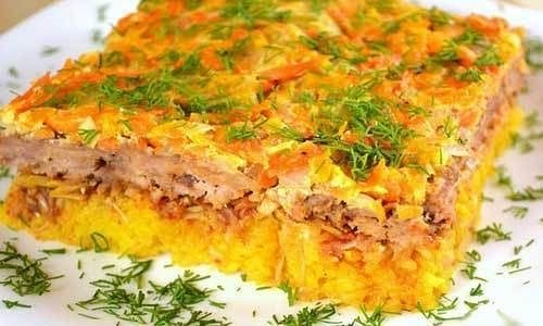 Домашняя запеканка с рисом и фаршем.Фарш — 500 грамм;Рис — 150 грамм;Лук репчатый — 200 ...