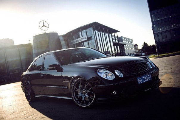 Mercedes-Benz E55 AMG