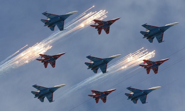 9 мая над Дворцовой впервые пролетят больше 40 самолётов и вертолётов. В этом году в параде Победы ...