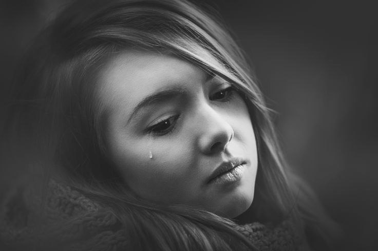 Мы ждём кого-то одного, Но любят нас, увы, другие. Порой мы дарим им пустые Слова, объятия, тепло. ...