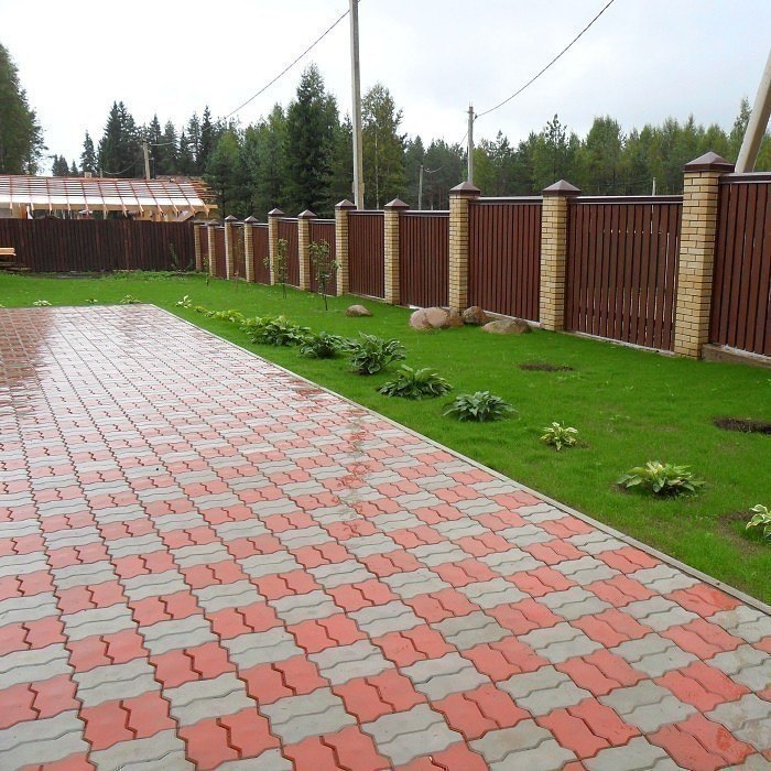 Укладываем тротуарную плитку самостоятельно. Если укладка садовых дорожек не представляет особого ...