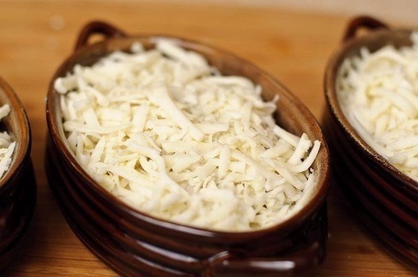 Жюльен с курицей и грибами.Отличный рецепт приготовления жульена с курицей, грибами, луком, сыром и ... - 8