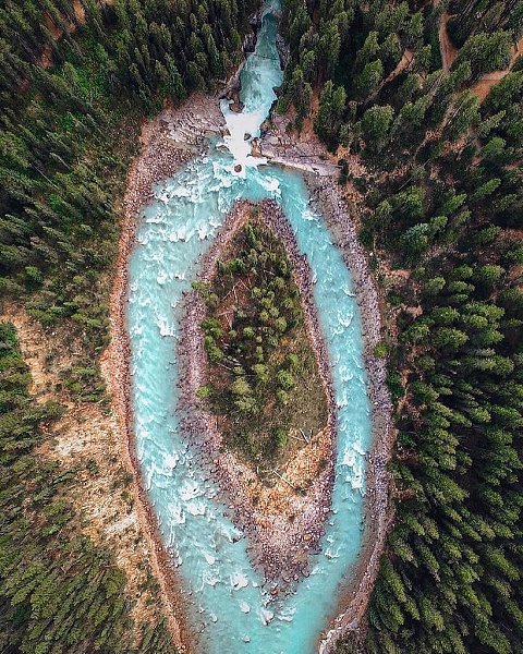 Sunwapta Falls, Canada.