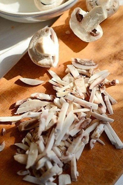 Баклажаны запечённые с шампиньонами и сулугуни.Ингредиенты: Баклажан средних размеров — 2 ... - 4