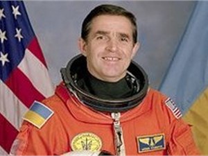КОСМОНАВТ КАДЕНЮК ОТКАЗАЛСЯ СТАТЬ "УКРАИНСКИМ ГАГАРИНЫМ" Летчик-испытатель, генерал-майор ...