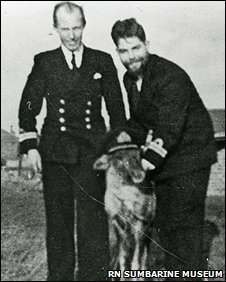 В 1941 году экипаж британской субмарины Трайдент получил в подарок от ВМФ СССР живого оленя. 56 ... - 2